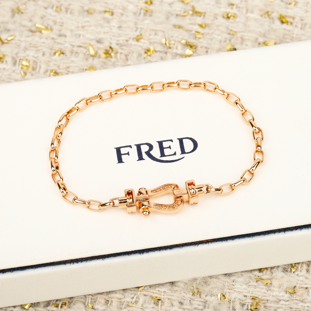 Horseshoe Clasp Bracelet Item No.210443