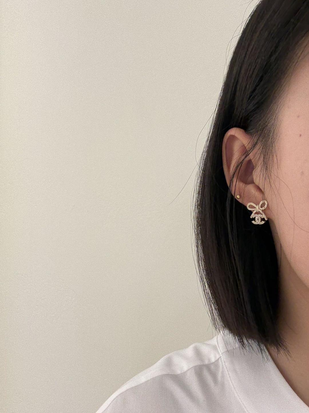 Bowknot Double C Earrings Item No.250516