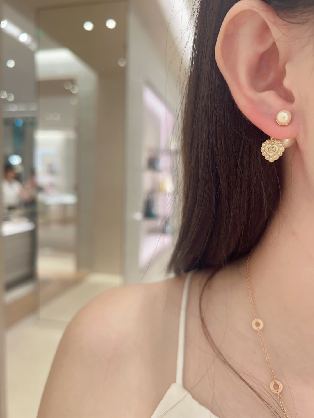 Mini Pearl Heart Earrings Item No.250367