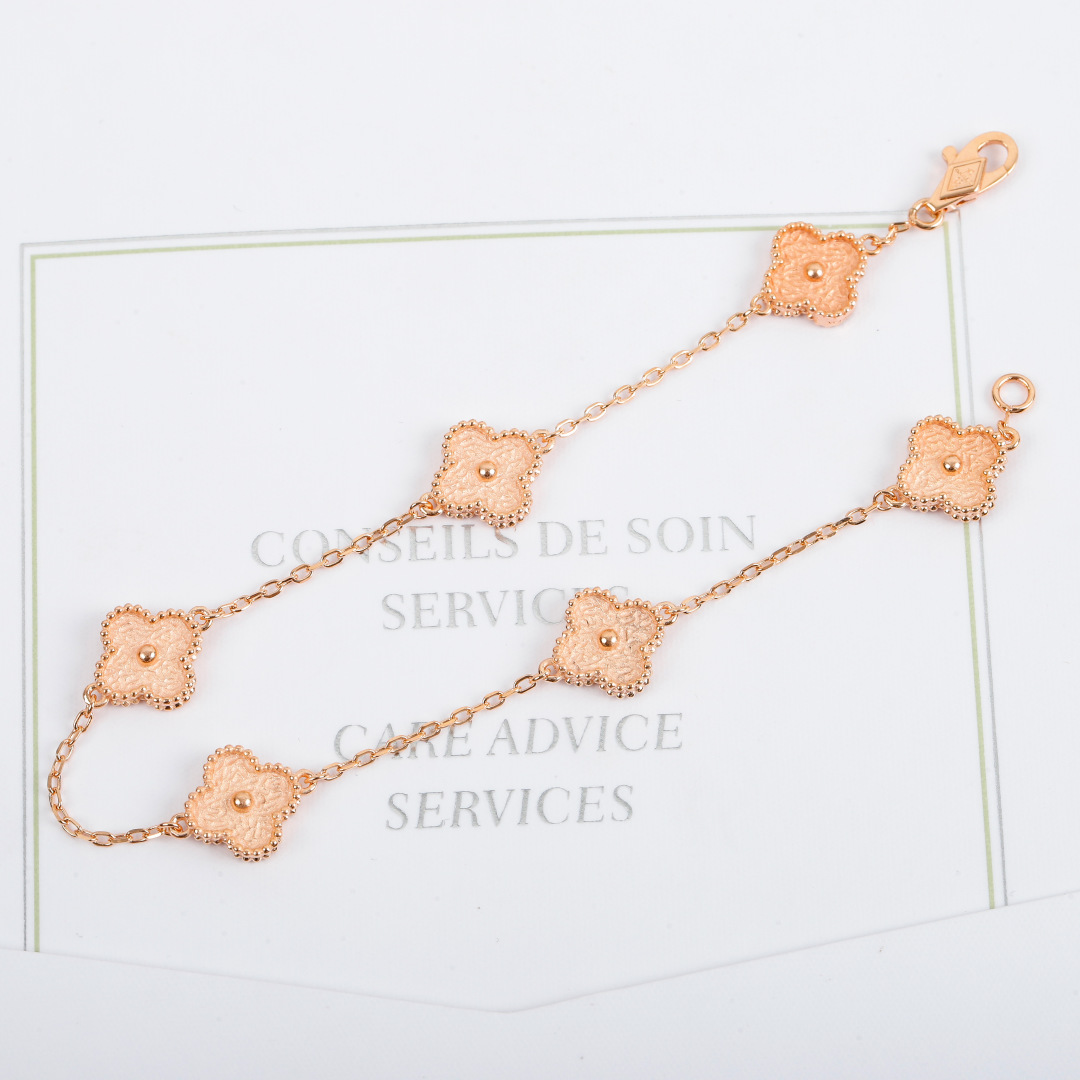 Four-leaf Clover Bracelet Item No. 203538