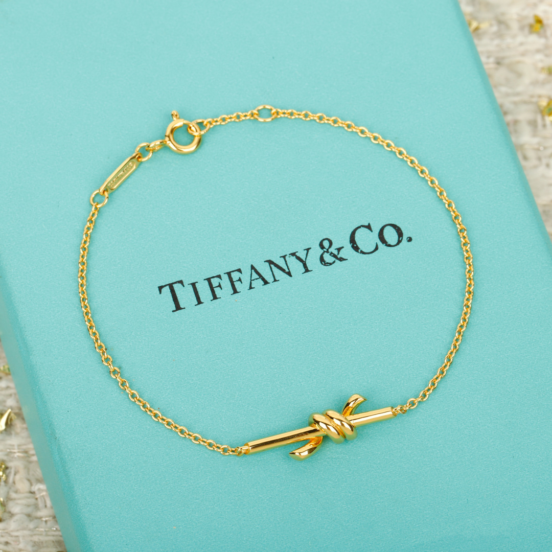 Knot Bracelet Item No.250415