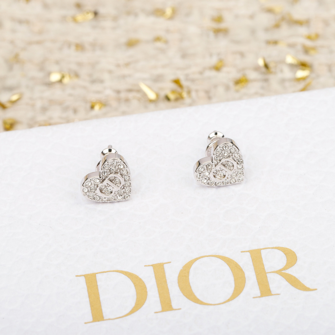 CD Diamond Heart Earrings Item No.250529