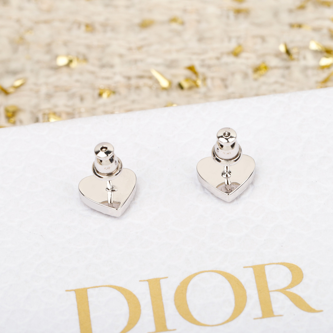 CD Diamond Heart Earrings Item No.250529