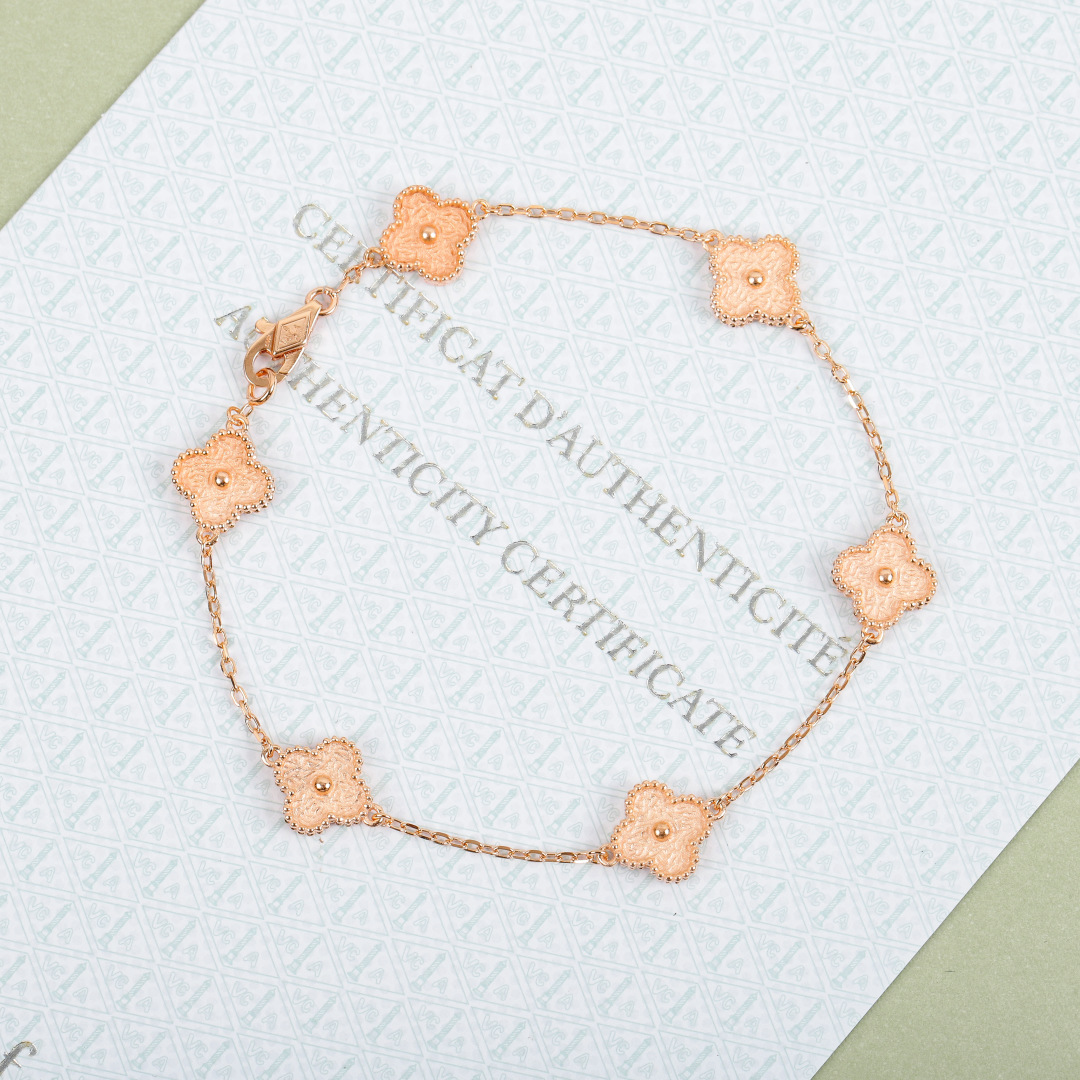 Four-leaf Clover Bracelet Item No. 203538