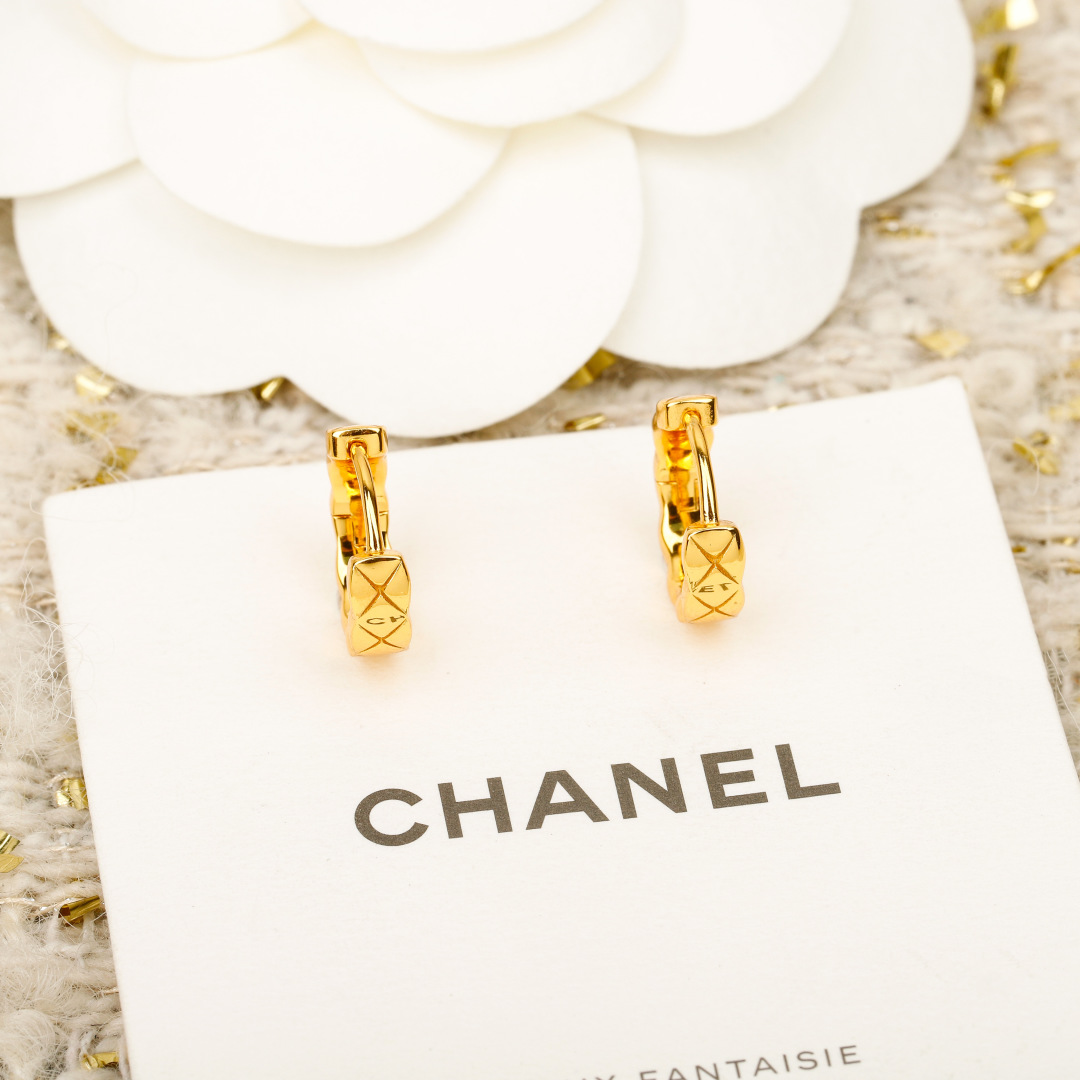 Diamond Coco crush earrings Item No.250455