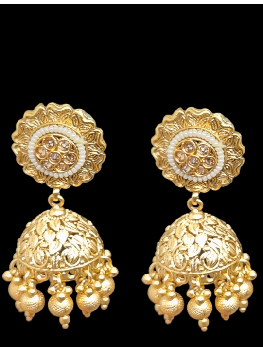 Traditional Gold Pearl Choker Necklace and Earrings