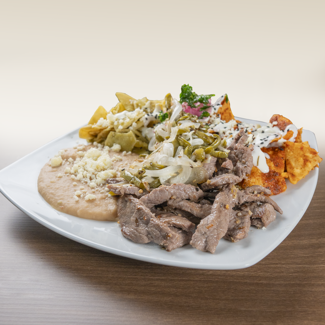 CHILAQUILES CON ASADA