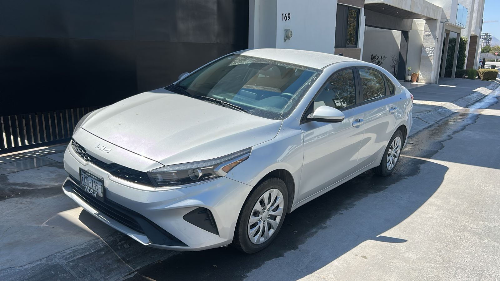 Kia Forte 2024 Gris 