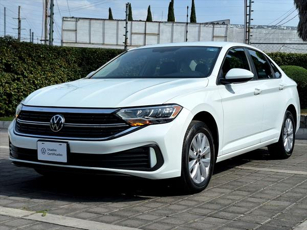 Jetta LXV 2024 blanco 