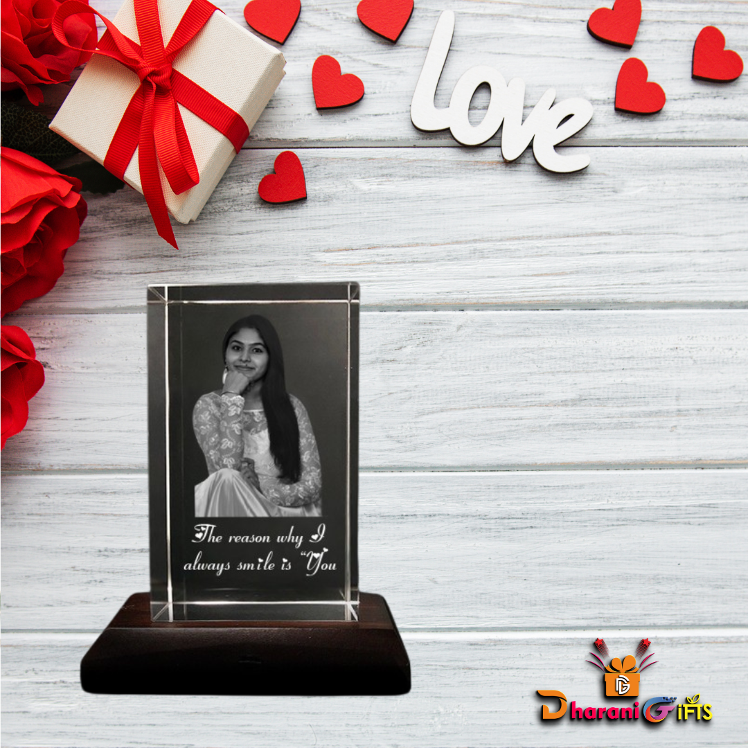 2D Crystal cube with Personalized Photo engraving(Size: 4x4x6cm)