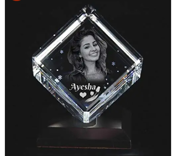 2D Crystal CUT CUBE with Personalized Crystal Photo (Size: 4x4x4 cm)