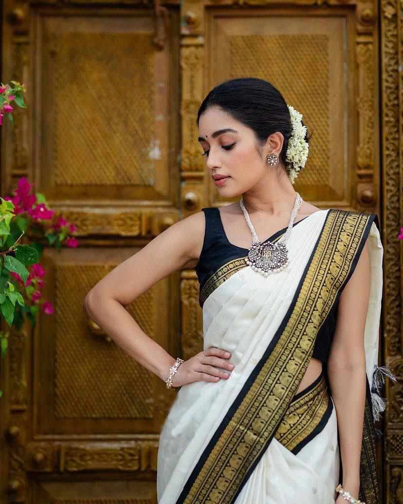 Elegant White Silk Saree