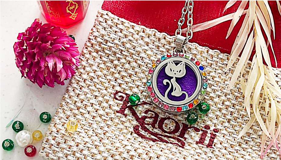 Colorful Cat Perfumed Pendant 