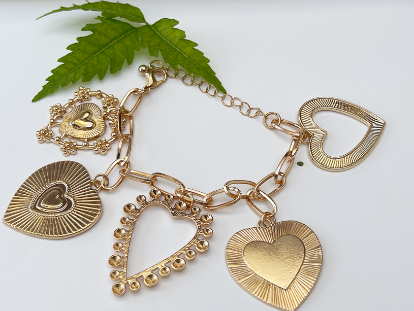 Elegant Simple Style Heart Shape Gold Charm Bracelet