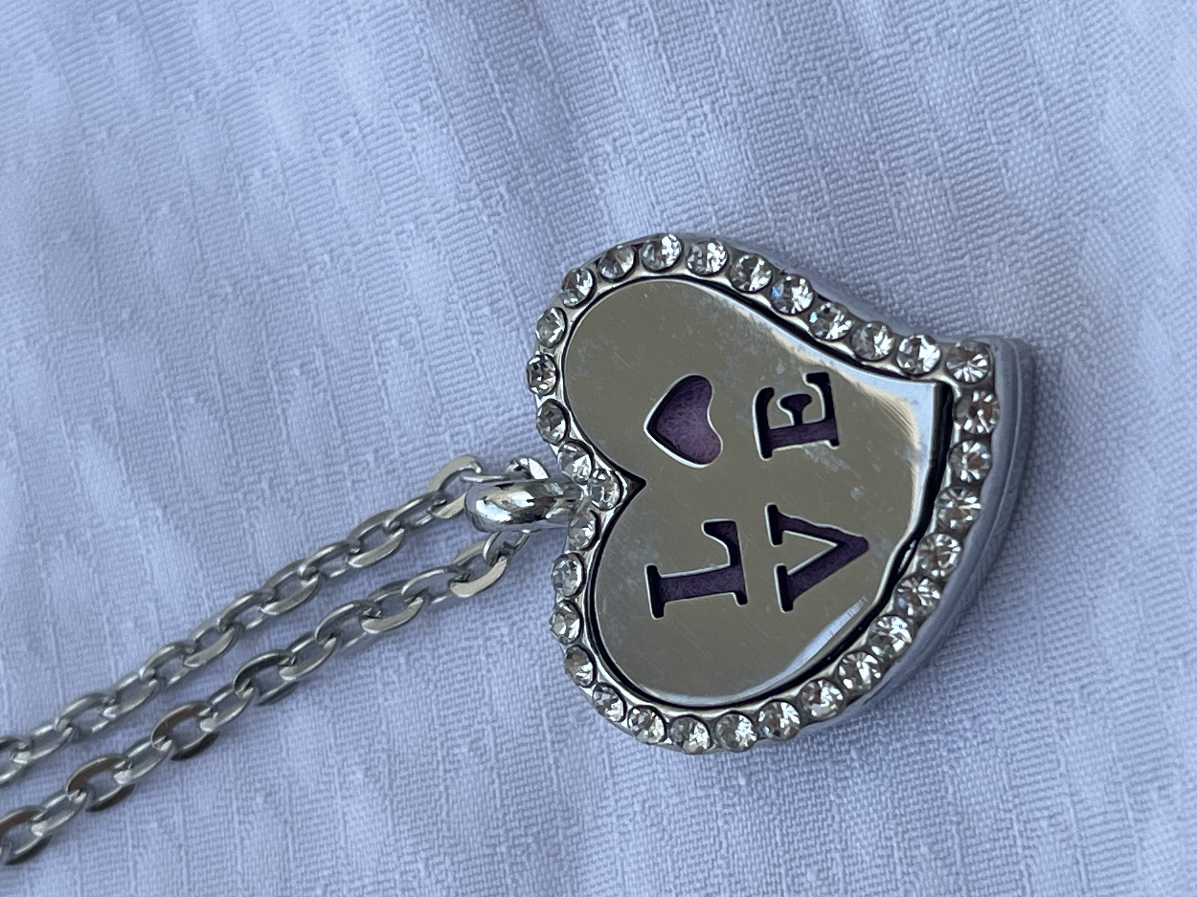 Kaorii Heart shaped Perfumed Pendant