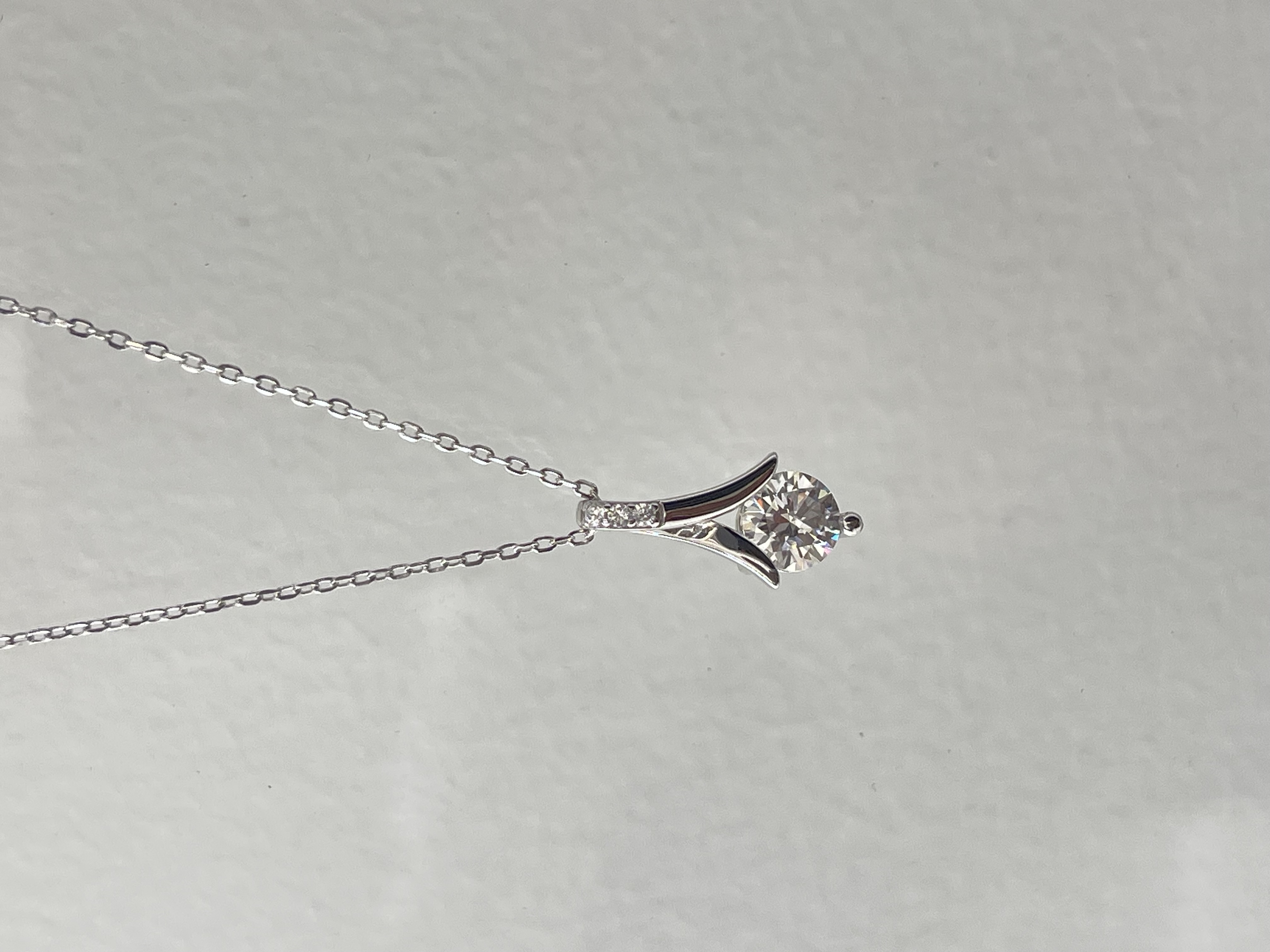 925 Sterling Silver 1ct Moissanite Ribbon shape Pendant