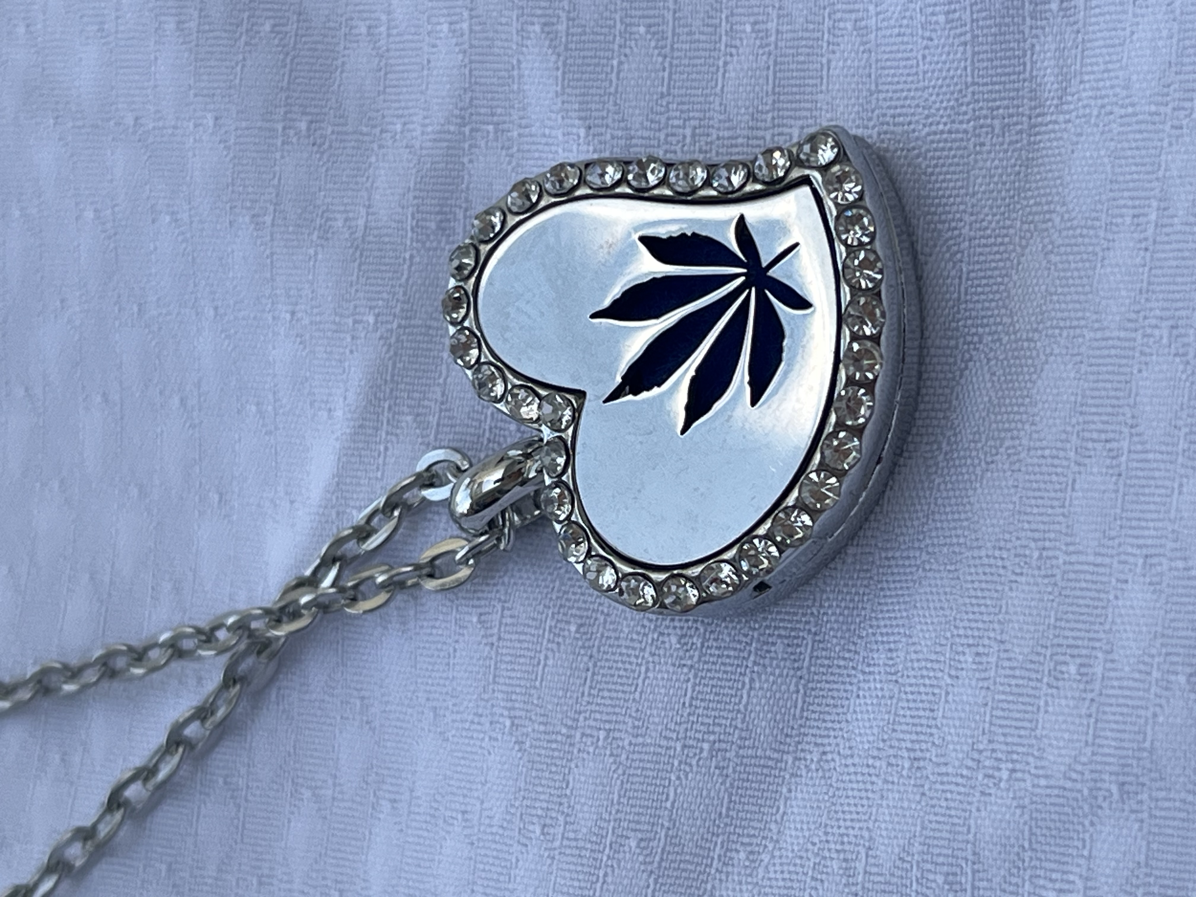 Kaorii Heart shaped Perfumed Pendant