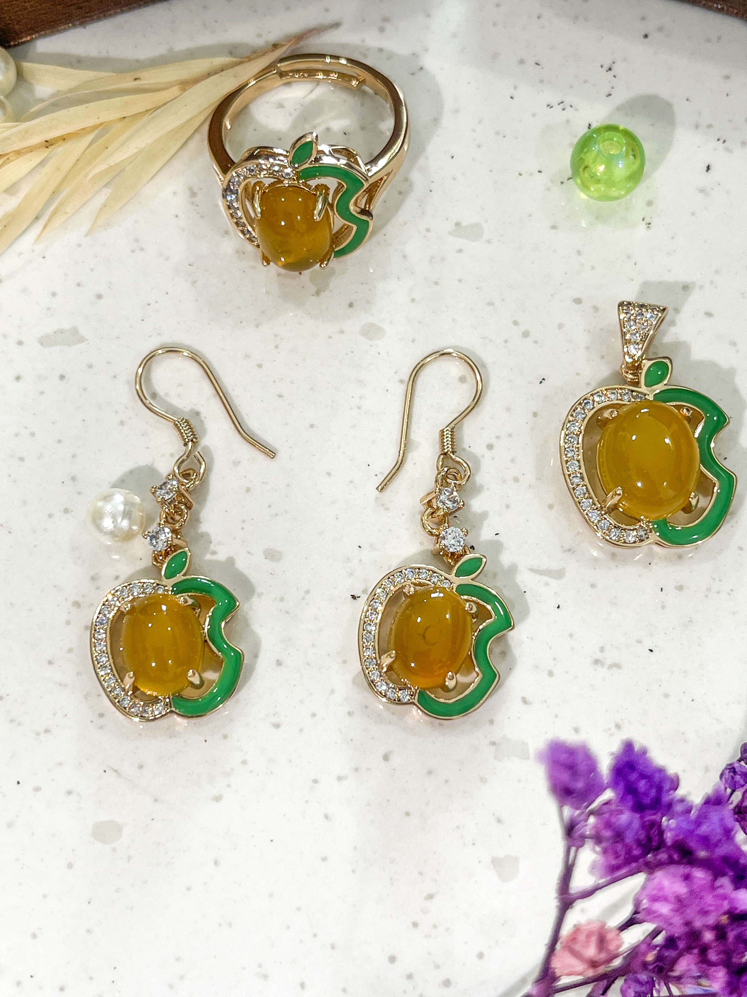 Apple Shape Exclusive Set