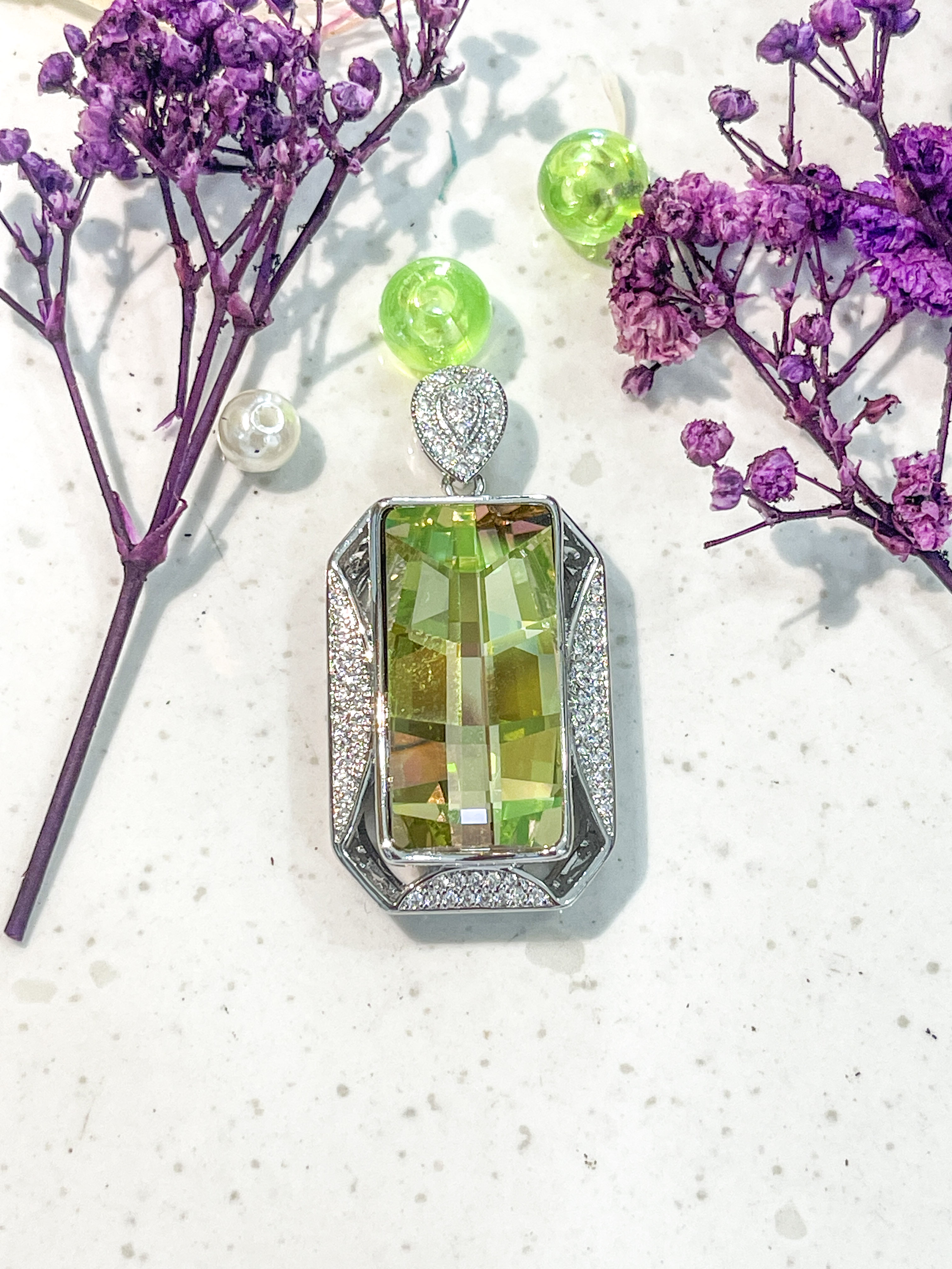 Elegant Green Gemstone Pendant