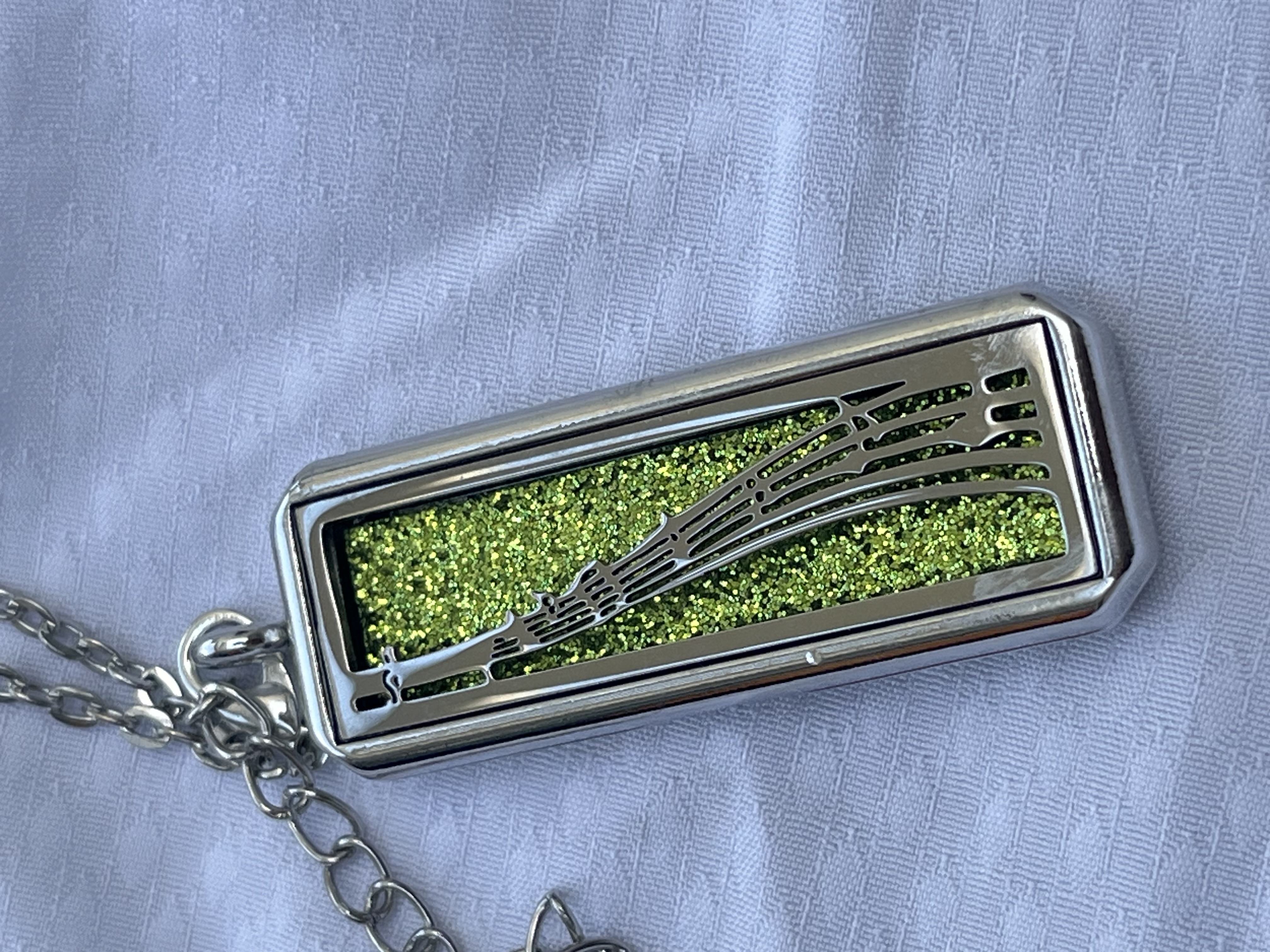 Hot Selling Stainless Steel Rectangular Openable Men's Perfume Pendant