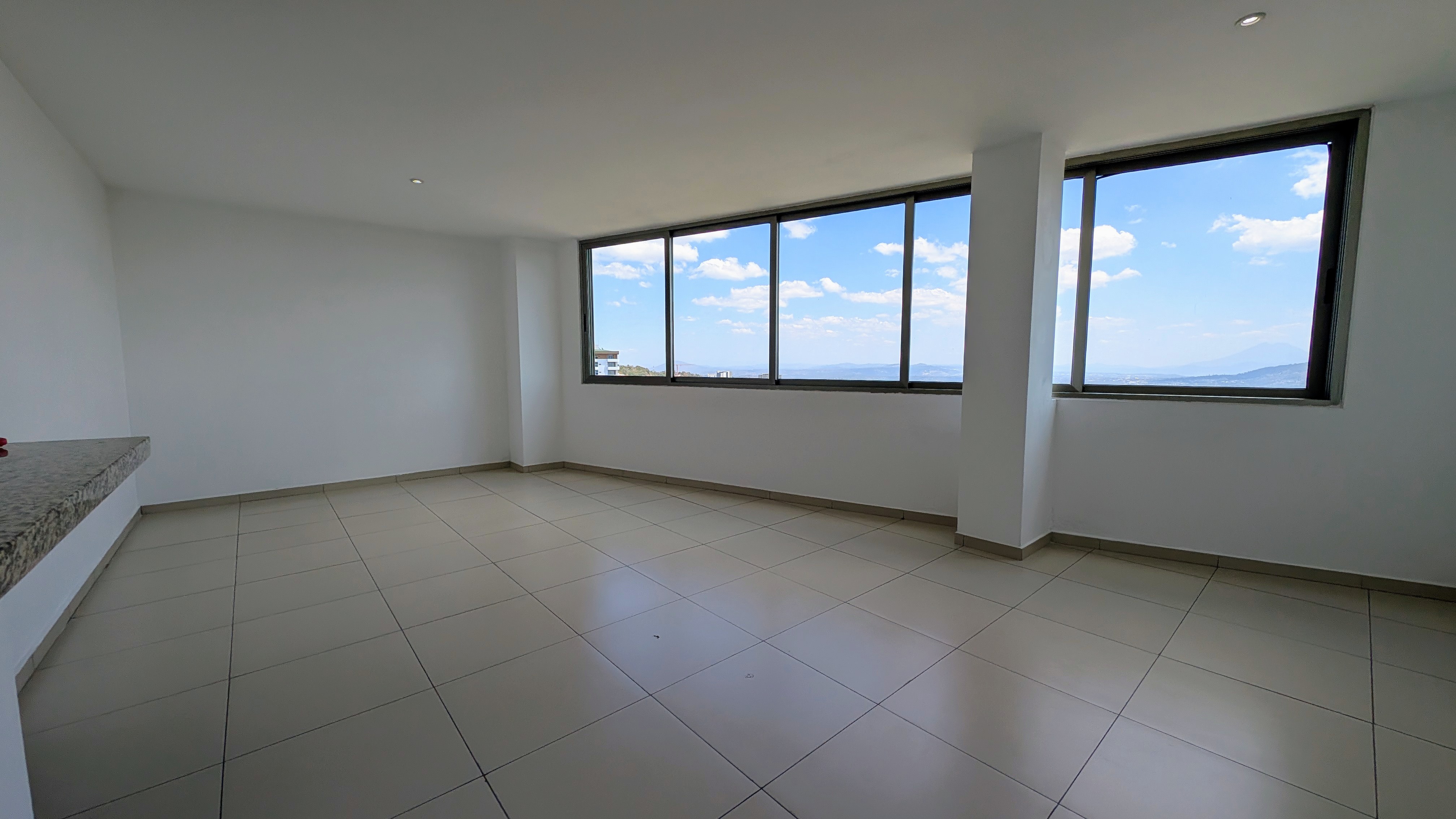 Apartamento de 2 hab. en renta – Colonia Escalón, Torre Jade