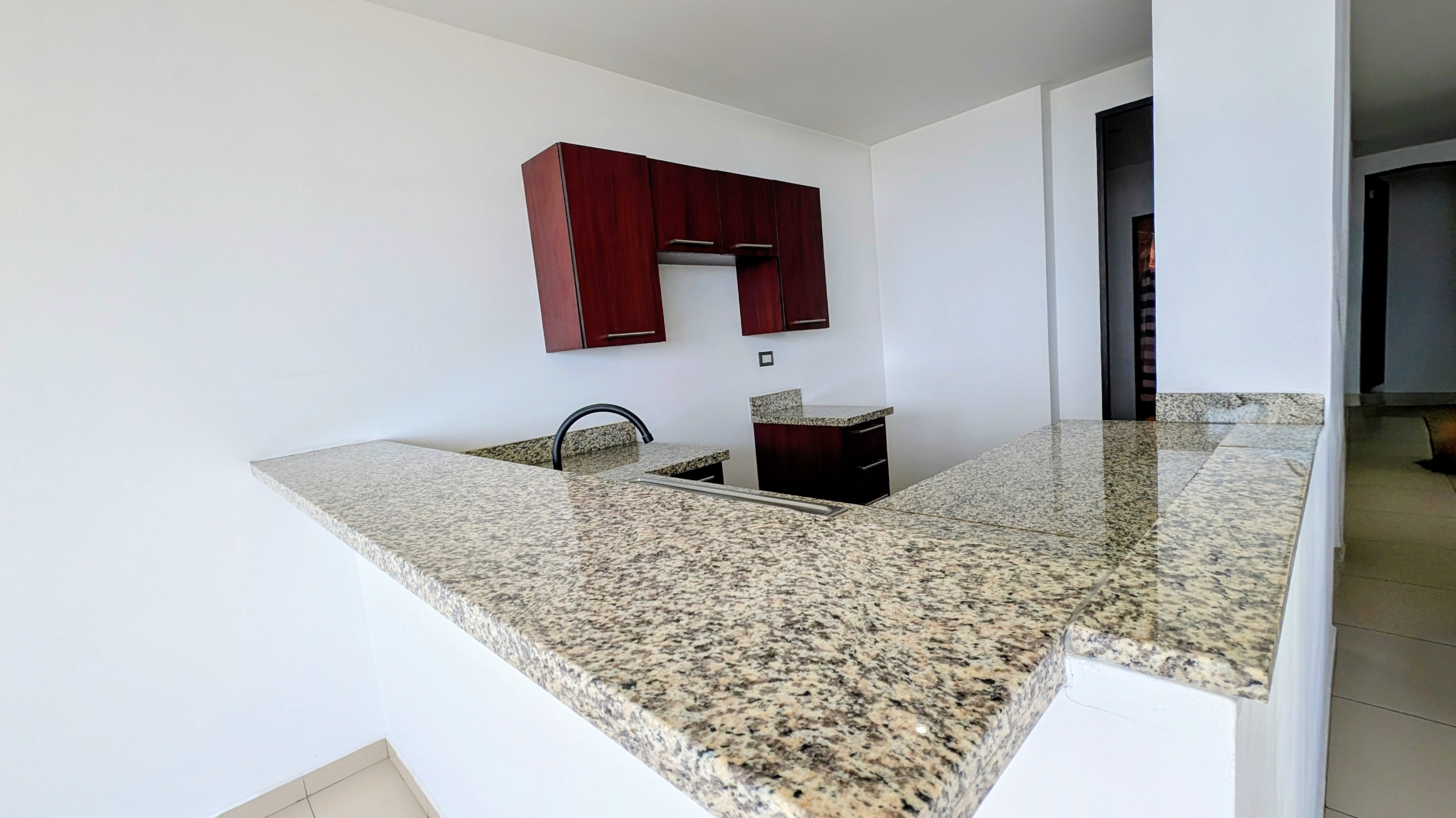 Apartamento de 2 hab. en renta – Colonia Escalón, Torre Jade