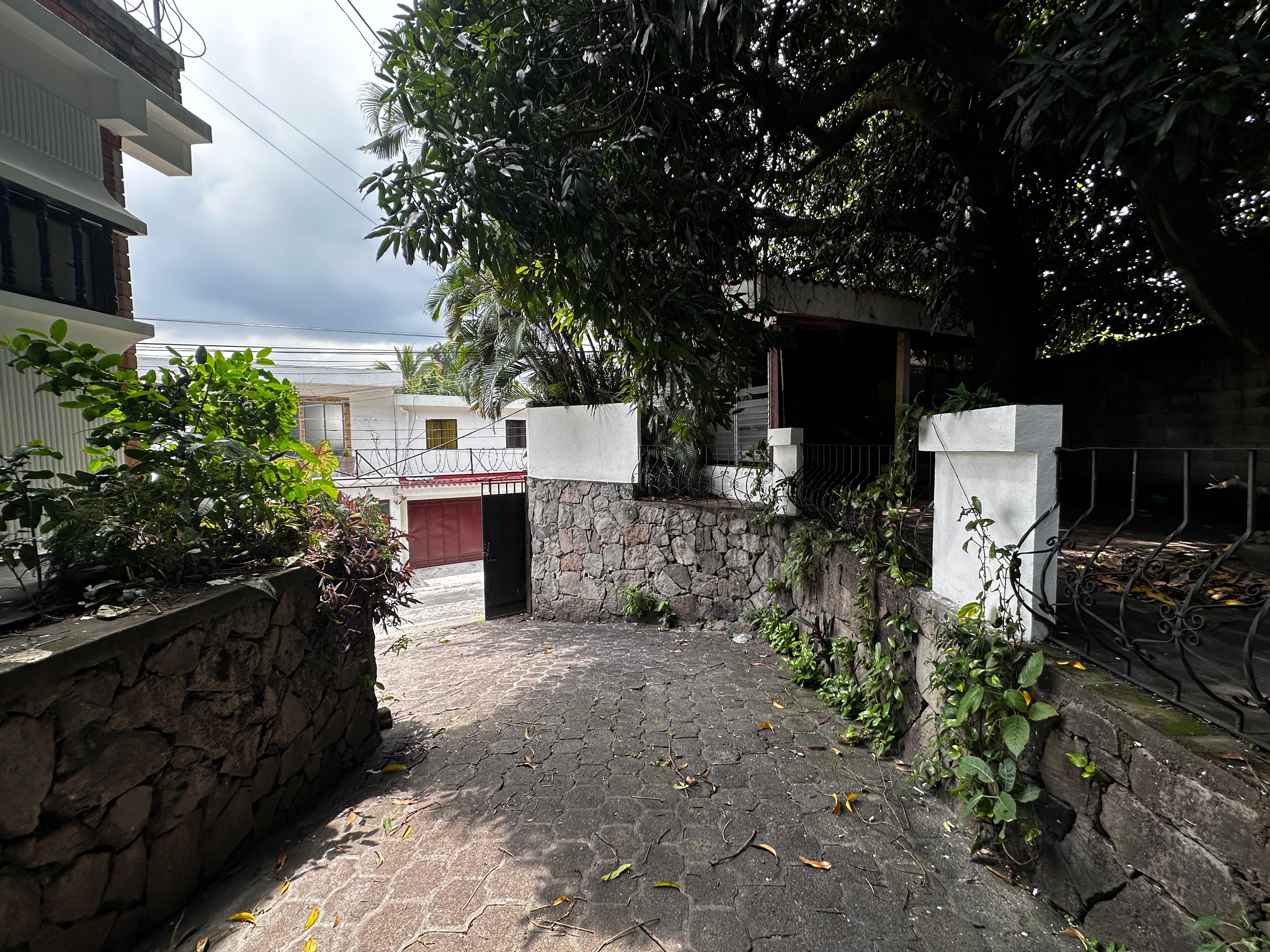 Casa en venta, Col. Flor Blanca, cerca de FUDEM
