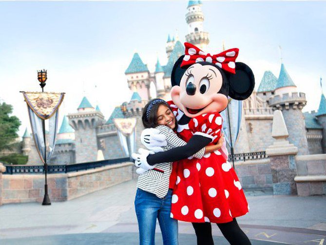 Disneyland Resort California Ticket con opción Park Hopper y Lightning Lane Multi Pass
