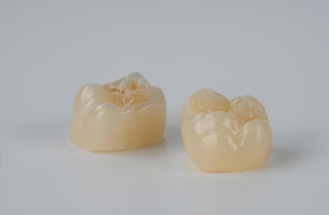 Full Zirconia Crown