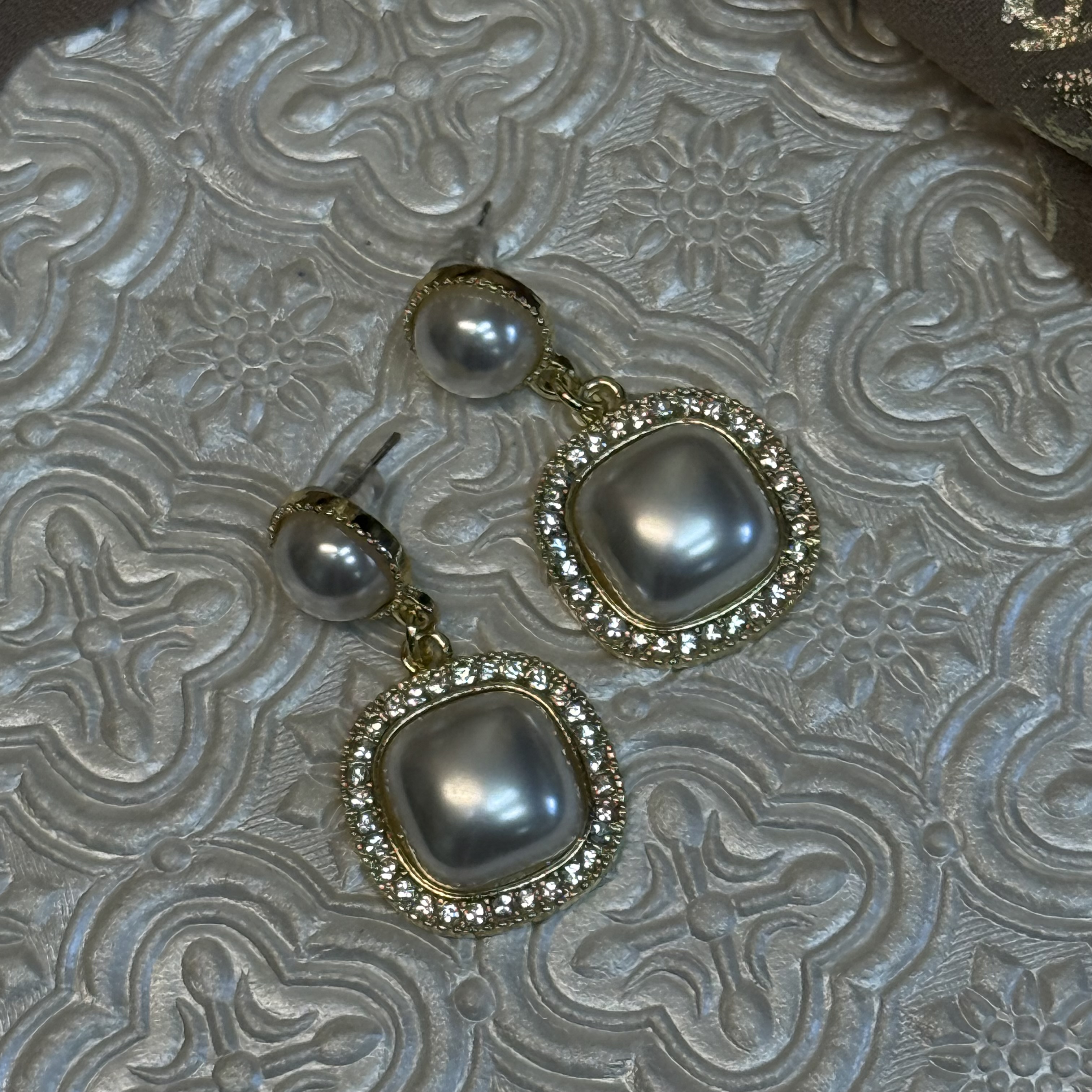 Eleanor earrings