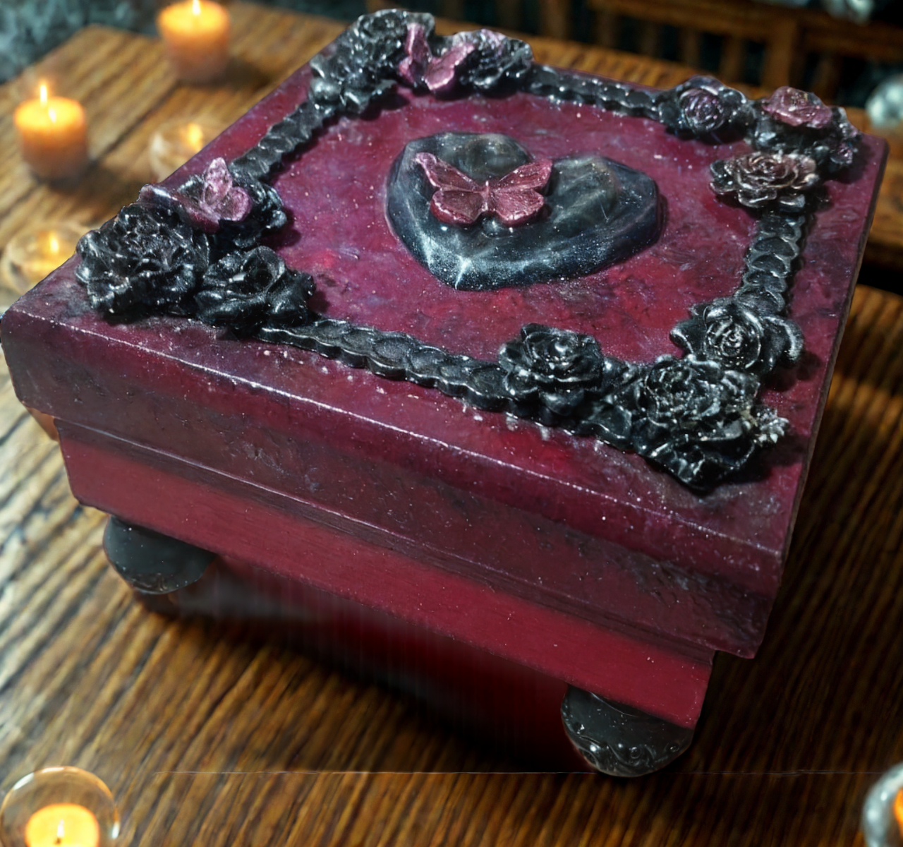 Caja gótica artesanal