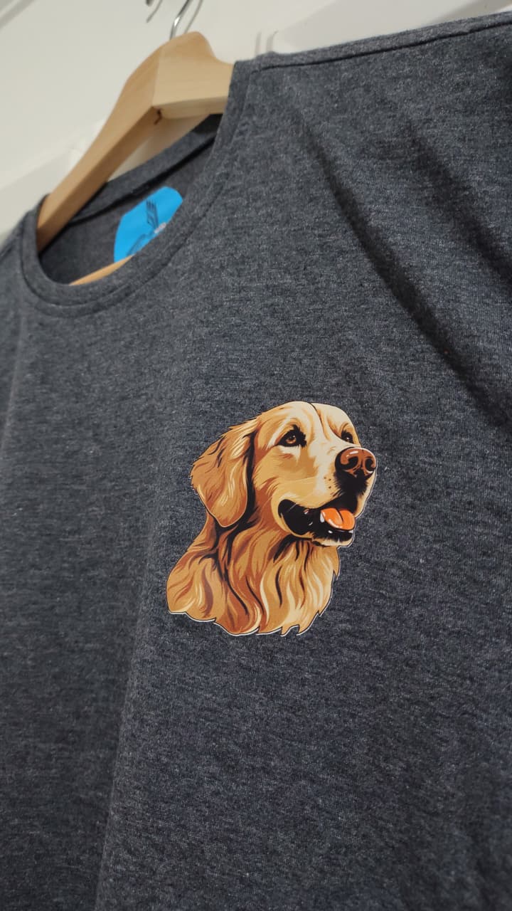 Camiseta con perro Golden
