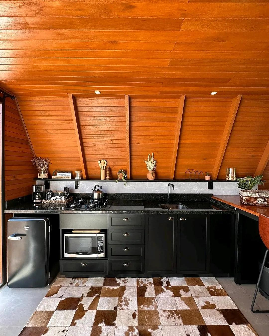 Cheap Price Tiny Cabins Portable Modern Triangle House Small Prefab Log Blockhouse