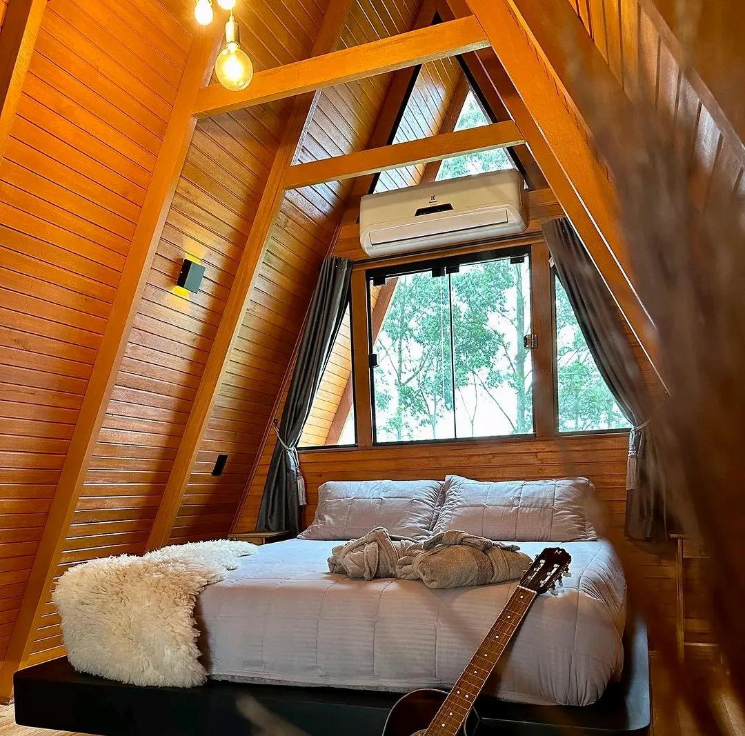 Cheap Price Tiny Cabins Portable Modern Triangle House Small Prefab Log Blockhouse