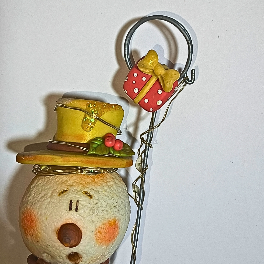 Portafoto artesanal Muñeco de Nieve con sombrero amarillo - con luces
