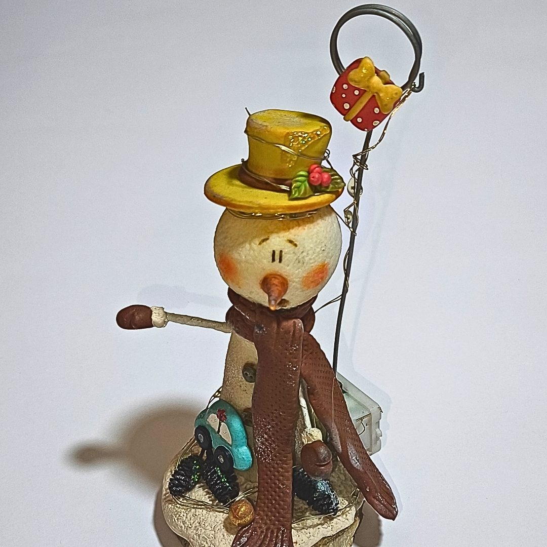 Portafoto artesanal Muñeco de Nieve con sombrero amarillo - con luces