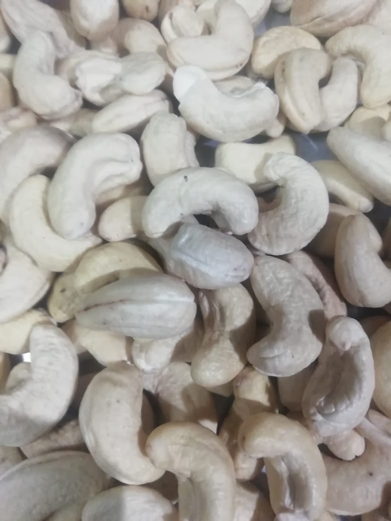 Premium Cashews W240