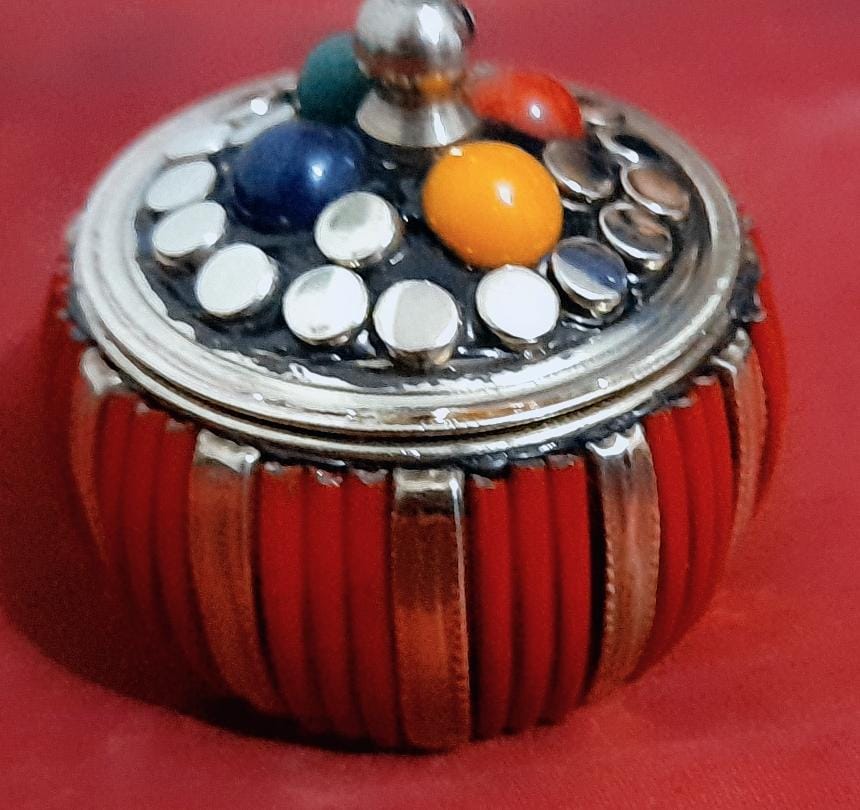 MAKE UP BOX