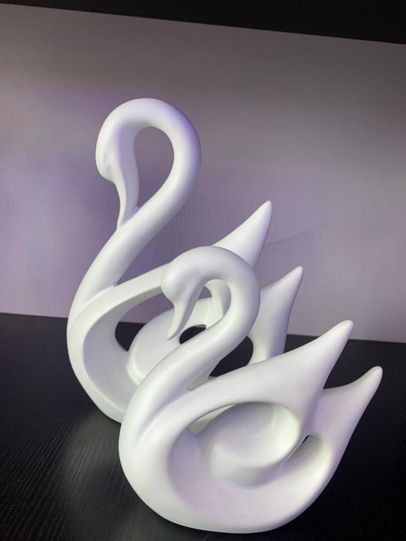 Elegant Swan Sculpture Set