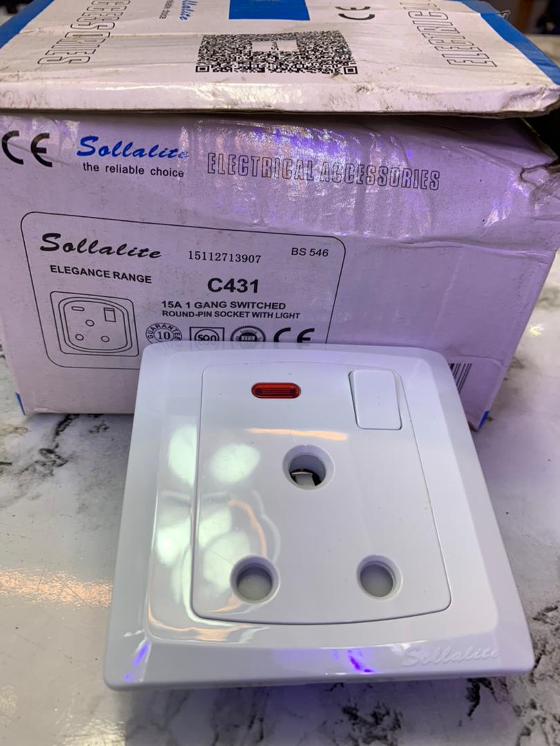 Solaltee 15A Switched Socket