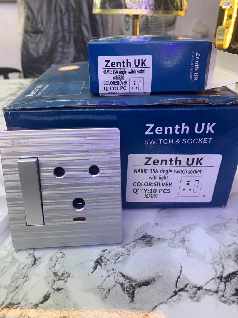 Zenith UK 15A Single Switch Socket