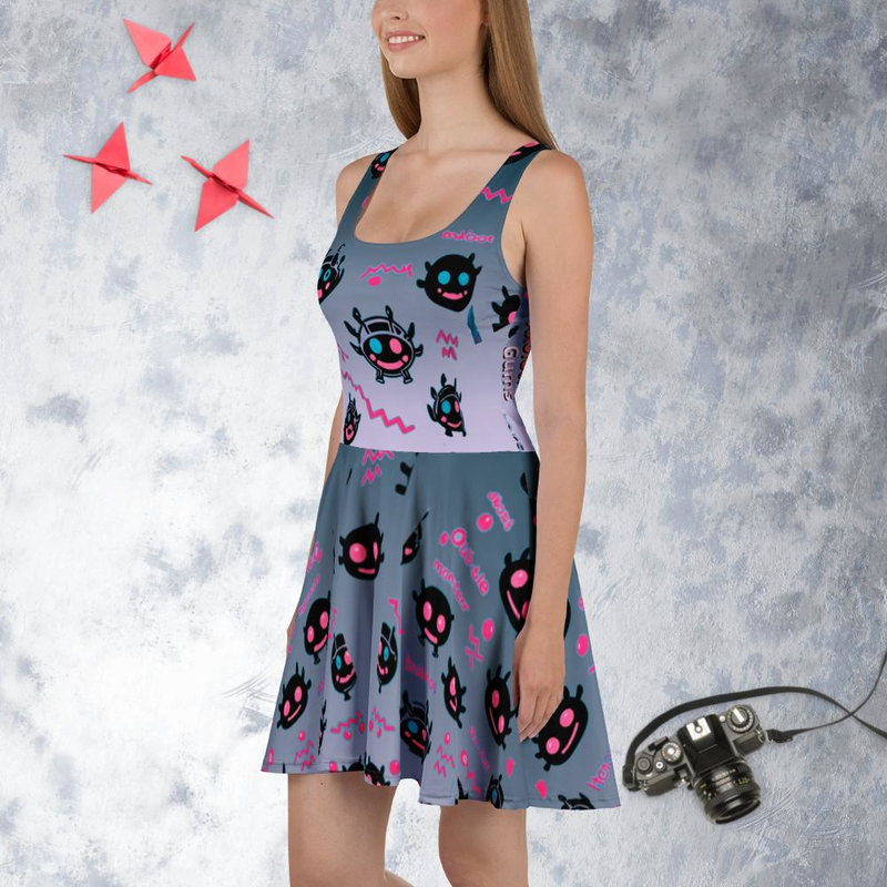 Vestido Monsters wearing AXOLOTL GUMS 1