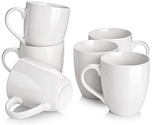 Tasses en céramique blanches