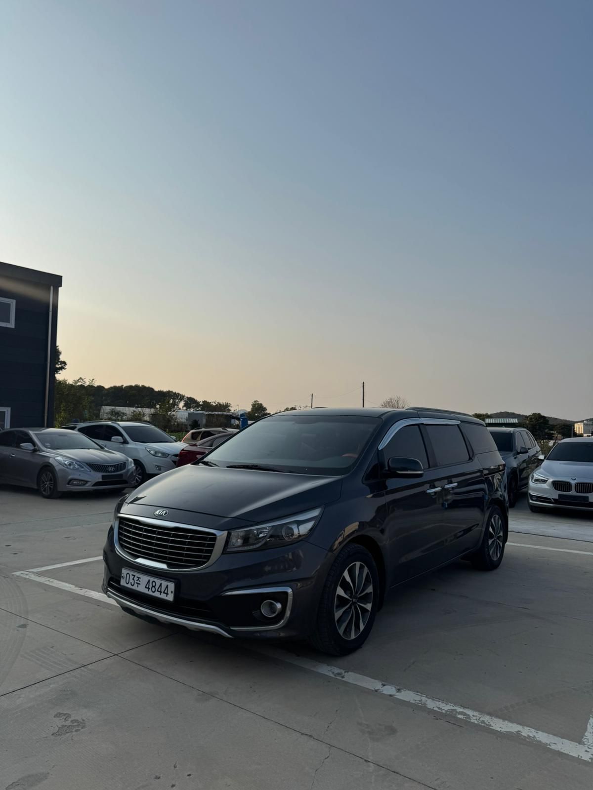 Kia Carnival 2015 Diesel – Smart Key, Navigation, Back Camera