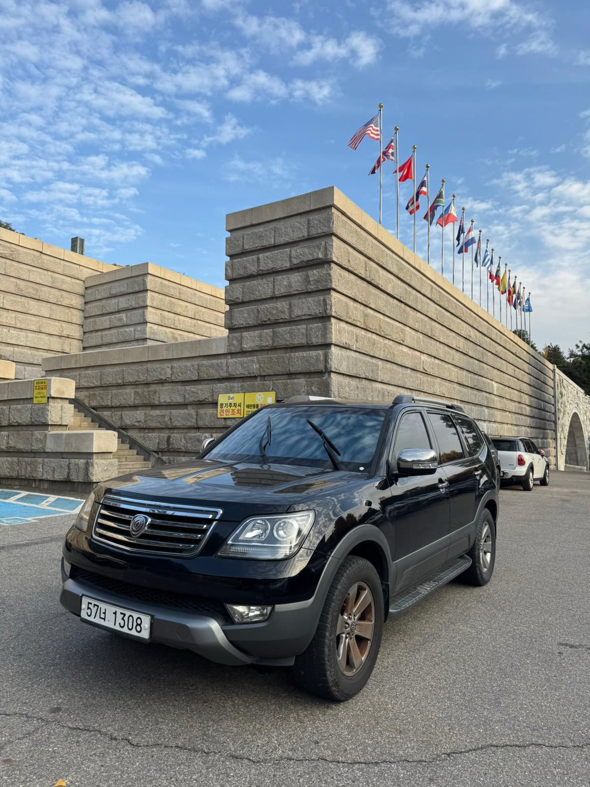 2010/2011 Kia Mohave – Luxury SUV