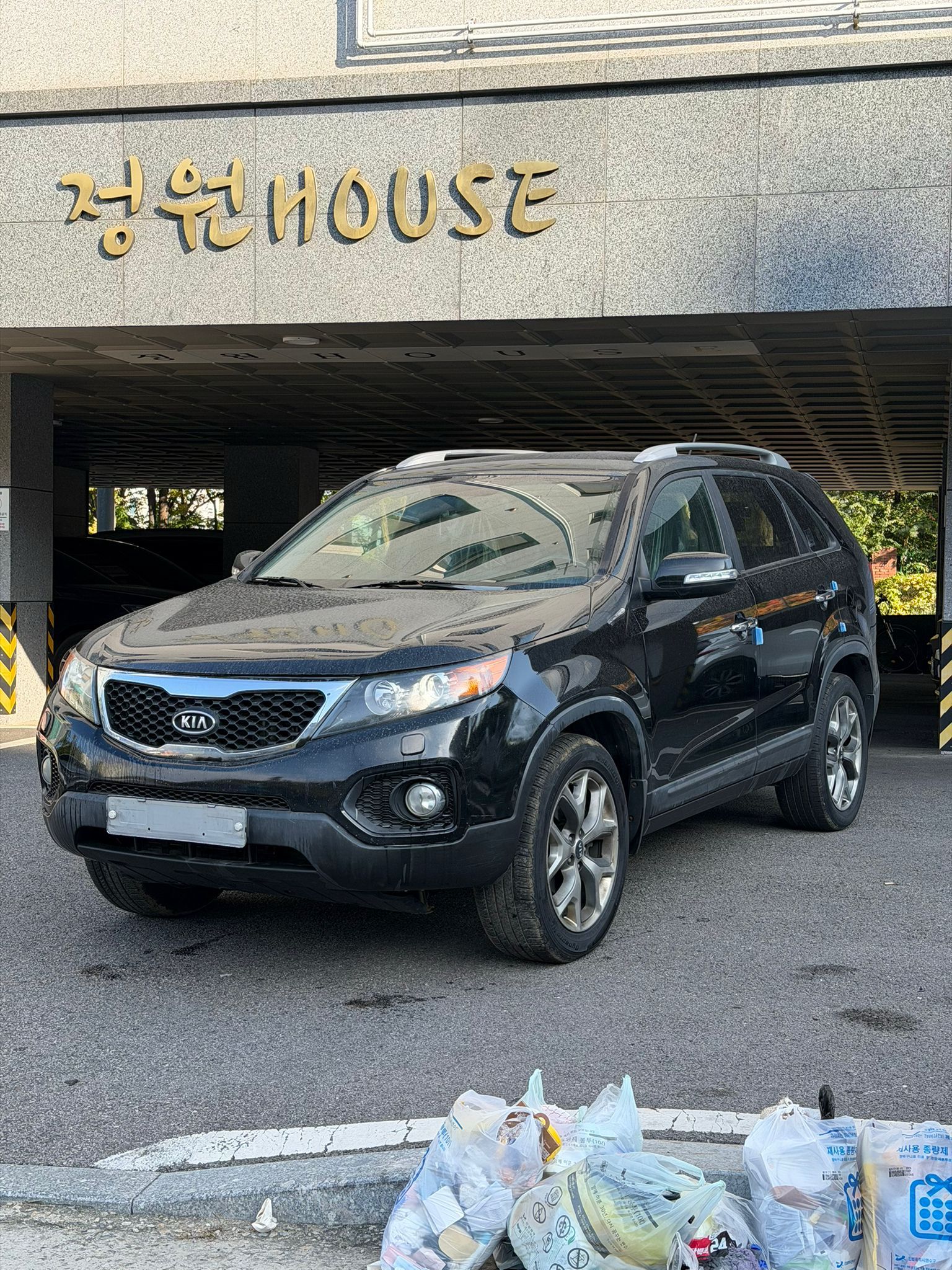 Kia Sorento 2.0L Diesel 2010 – Black 7-Seater Full Option