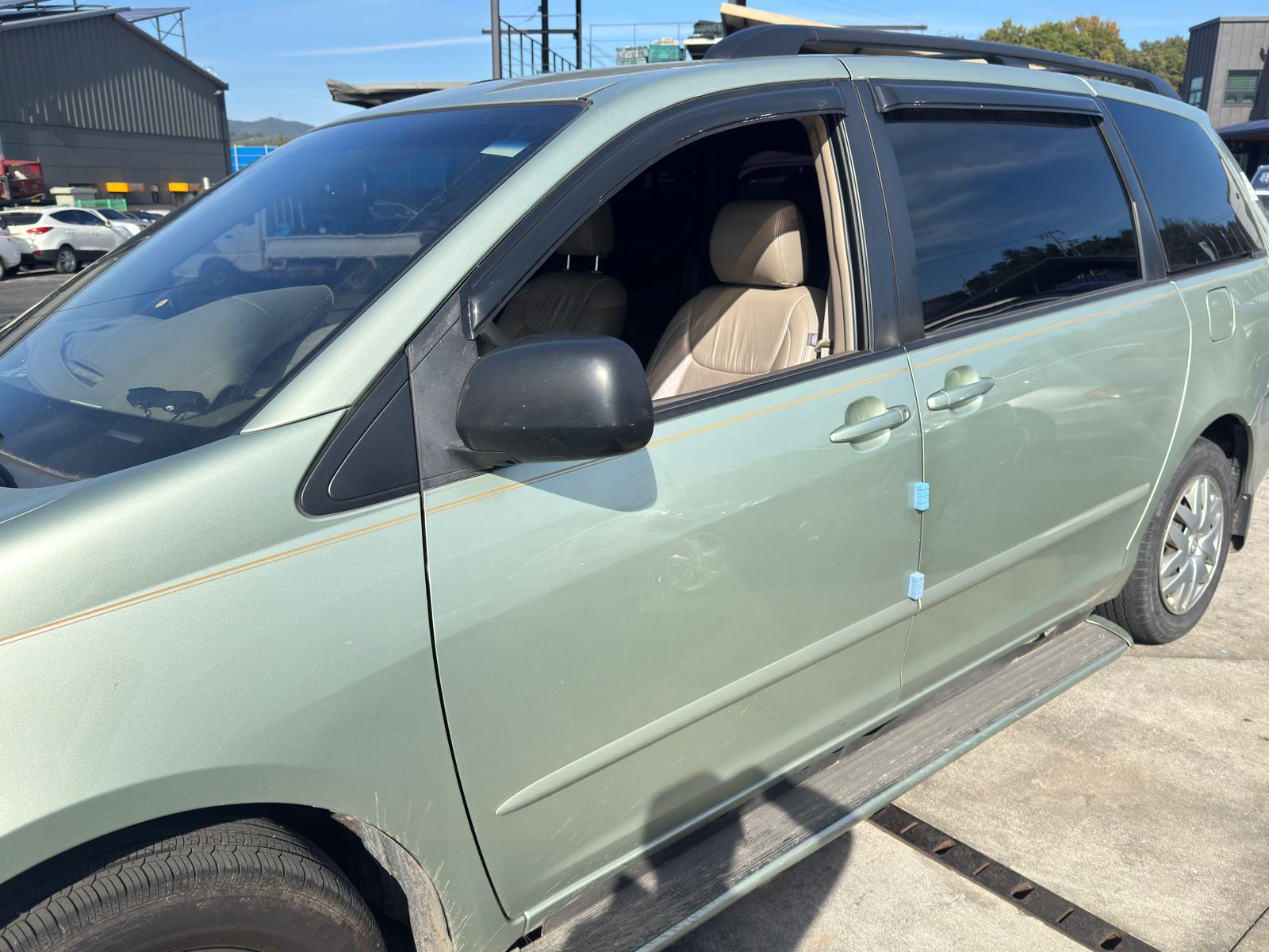 Toyota Scania 2006/2007 – 7-Seater, Full Option, Gasoline Engine