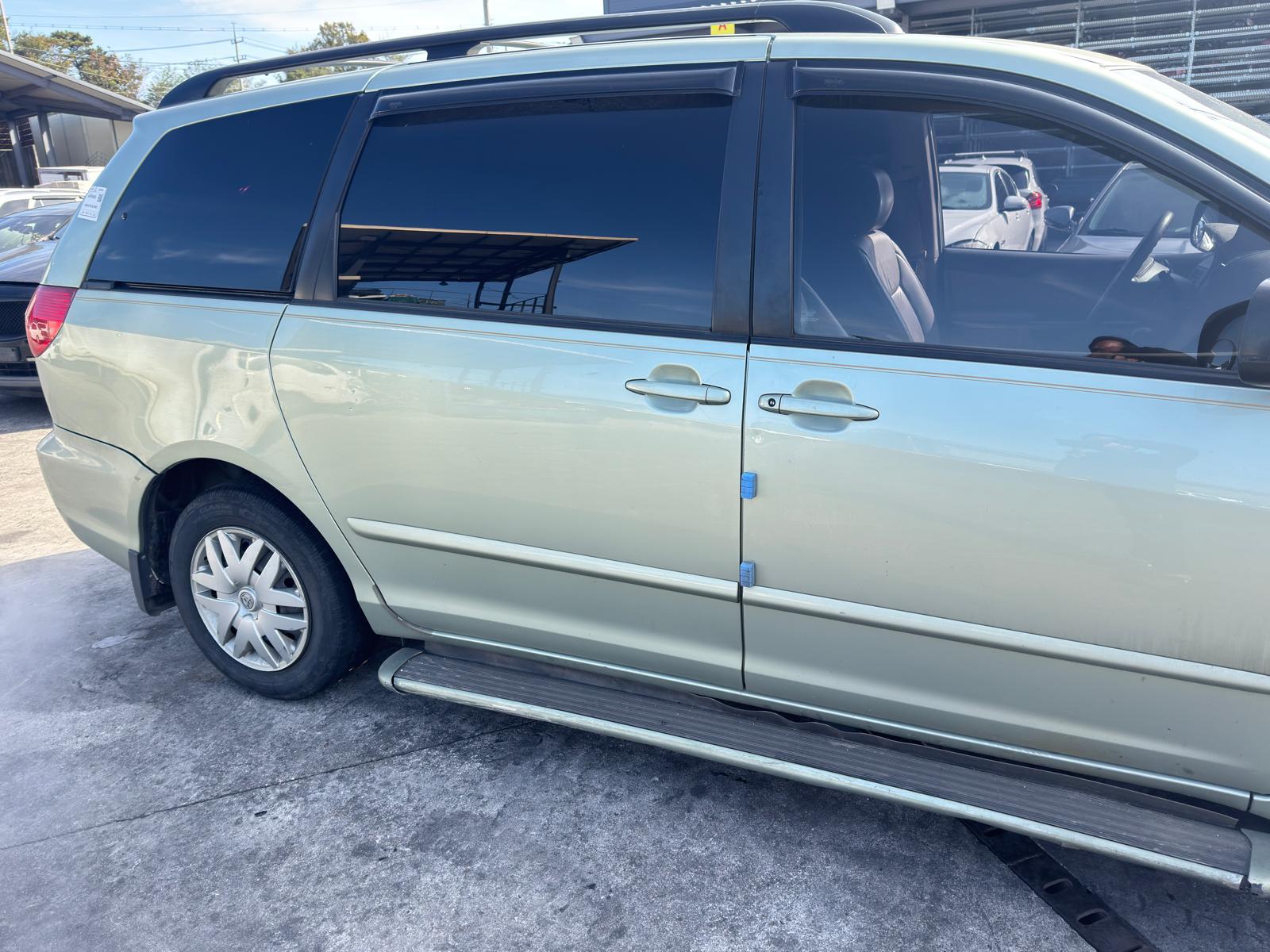 Toyota Scania 2006/2007 – 7-Seater, Full Option, Gasoline Engine