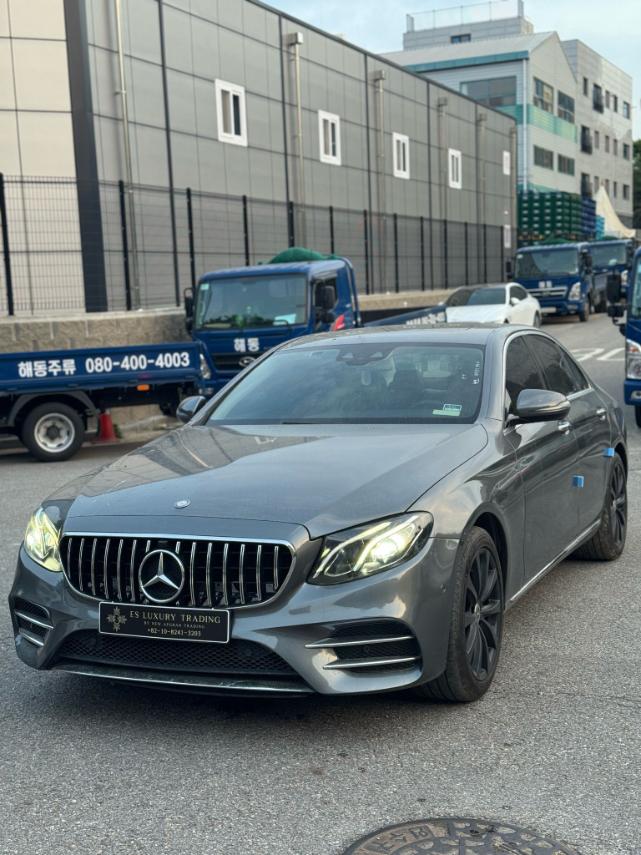 Mercedes-Benz E200 AMG (2017) – Premium Luxury Sedan