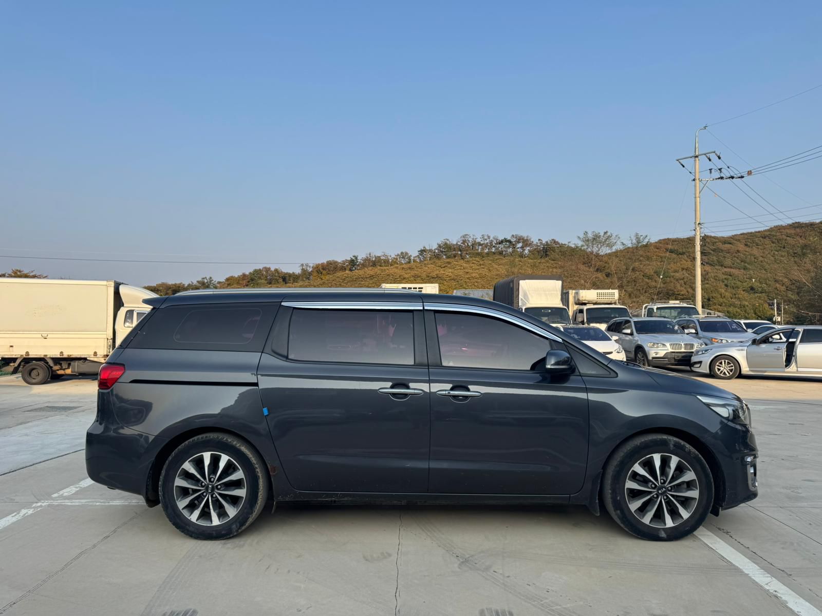 Kia Carnival 2015 Diesel – Smart Key, Navigation, Back Camera